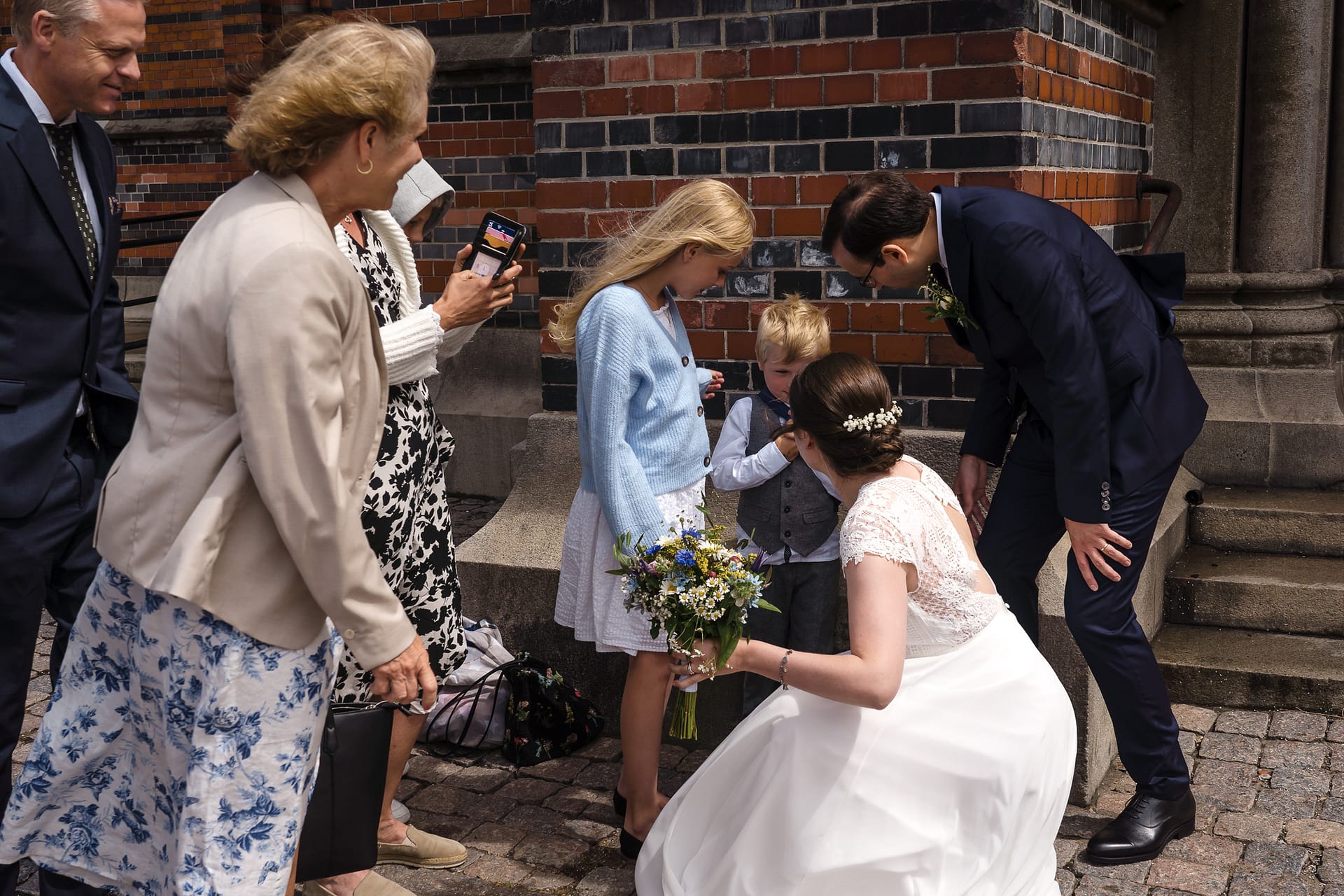 Bröllop ceremoni på Allhelgonakyrkan av Bröllopsfotograf Lund