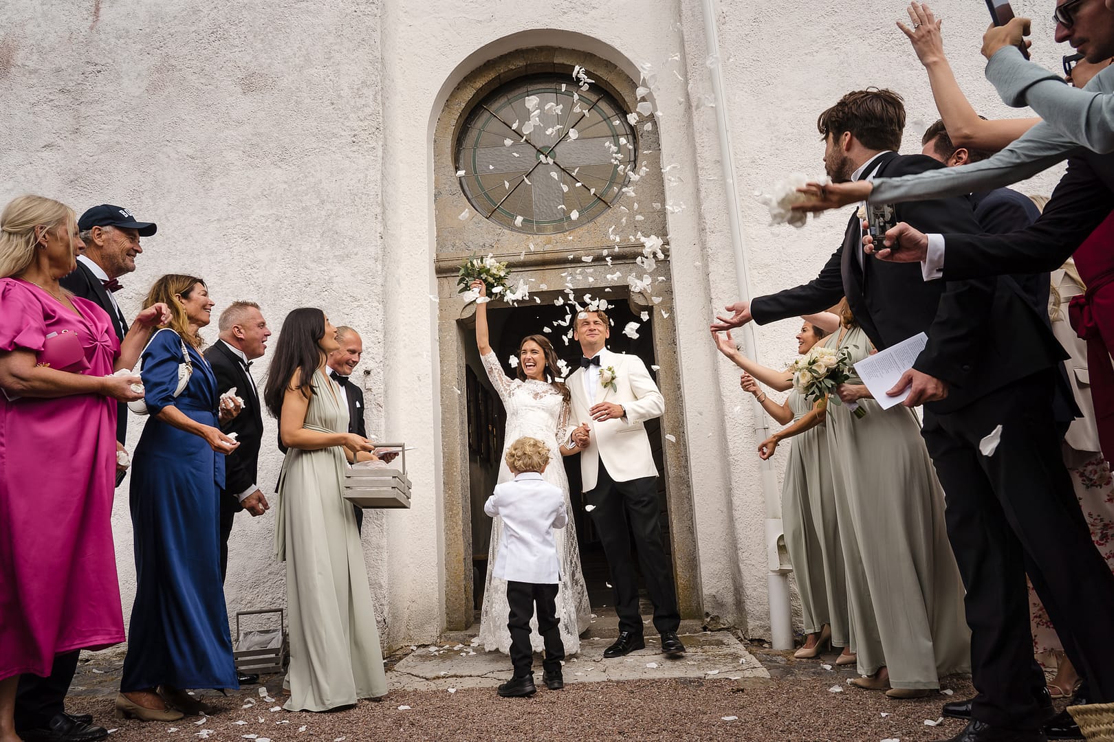 Bröllop på Österlen Ceremoni på Hörups Kyrka. Av bröllopsfotograf Österlen
