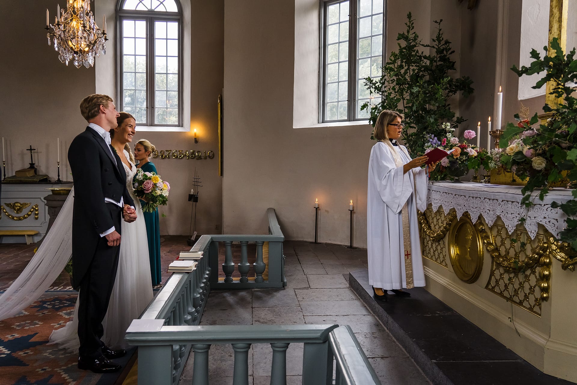 Bröllop på Övedskyrkan av Bröllopsfotograf Skåne