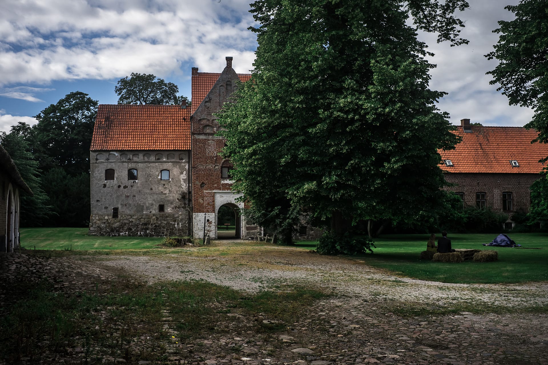 Borgeby slott av Bröllopsfotograf Skåne