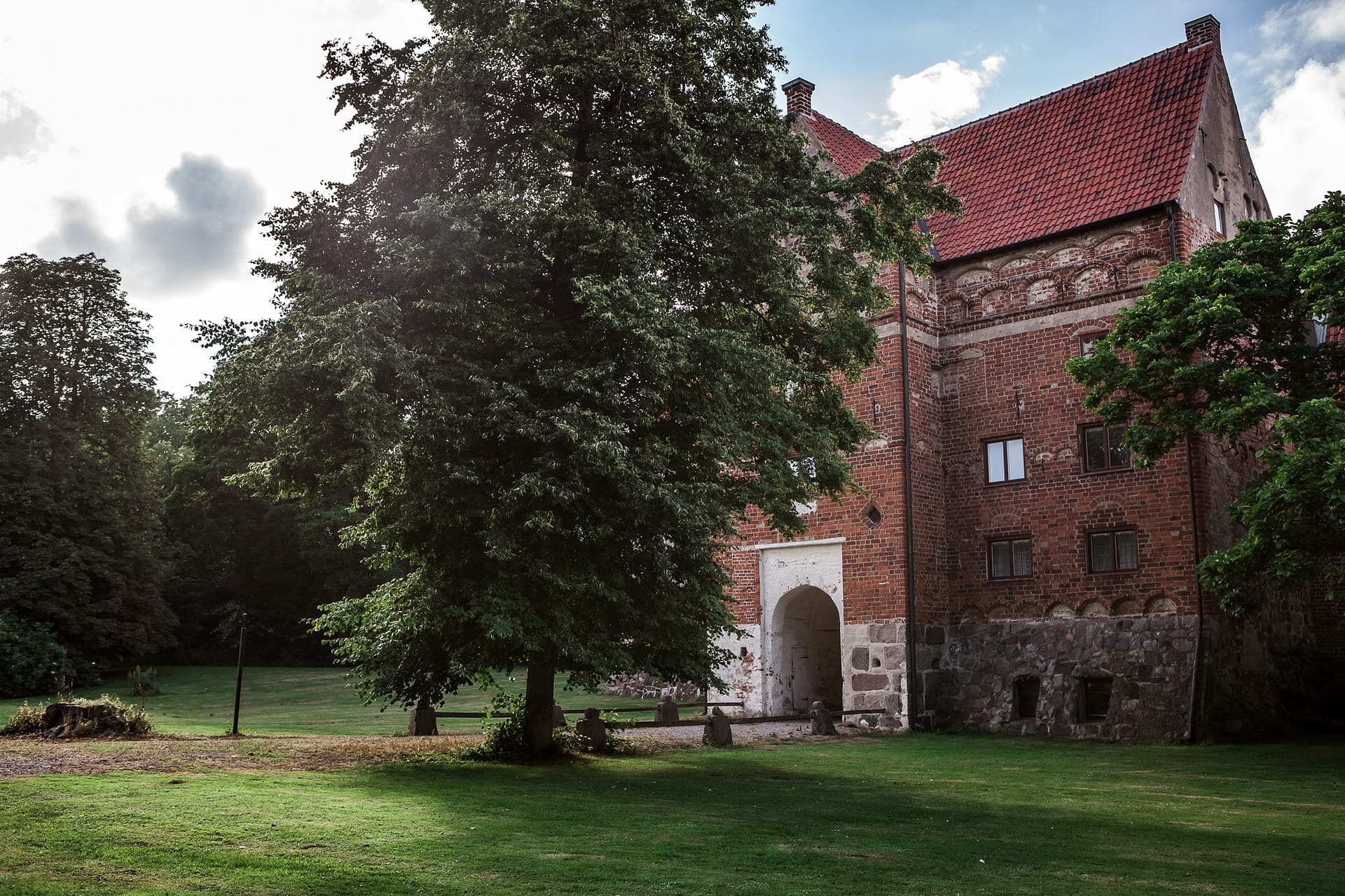 Borgeby Slott av Bröllopsfotograf Skåne