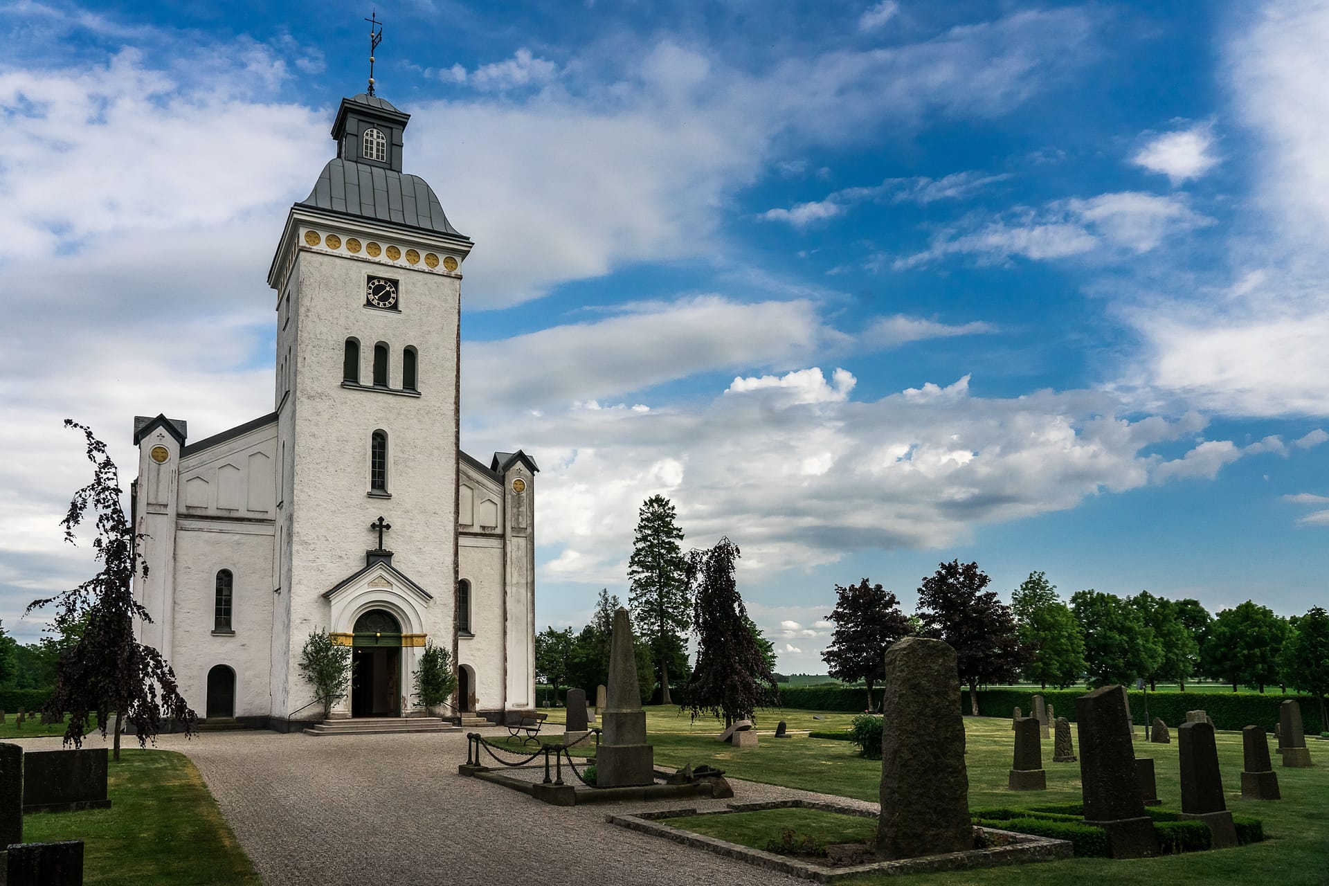 Trollenäs kyrka av Bröllopsfotograf i Skåne